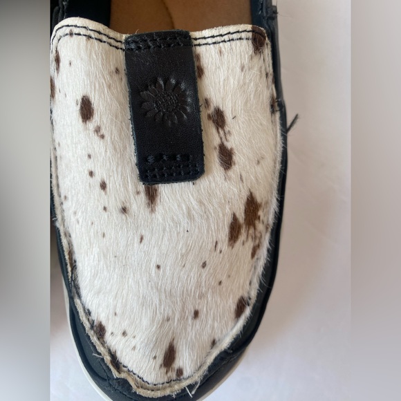 Yellow Box Oleviah - Picture 5 of 9